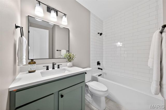 11924 Santino Court, Creve Coeur, MO 63141