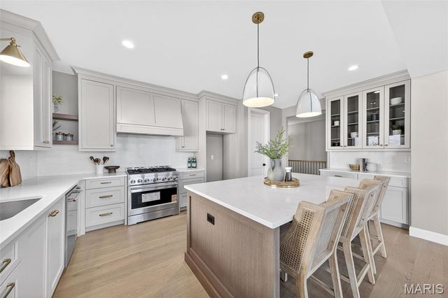 11924 Santino Court, Creve Coeur, MO 63141