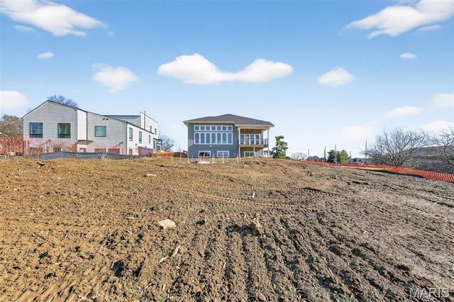 11924 Santino Court, Creve Coeur, MO 63141