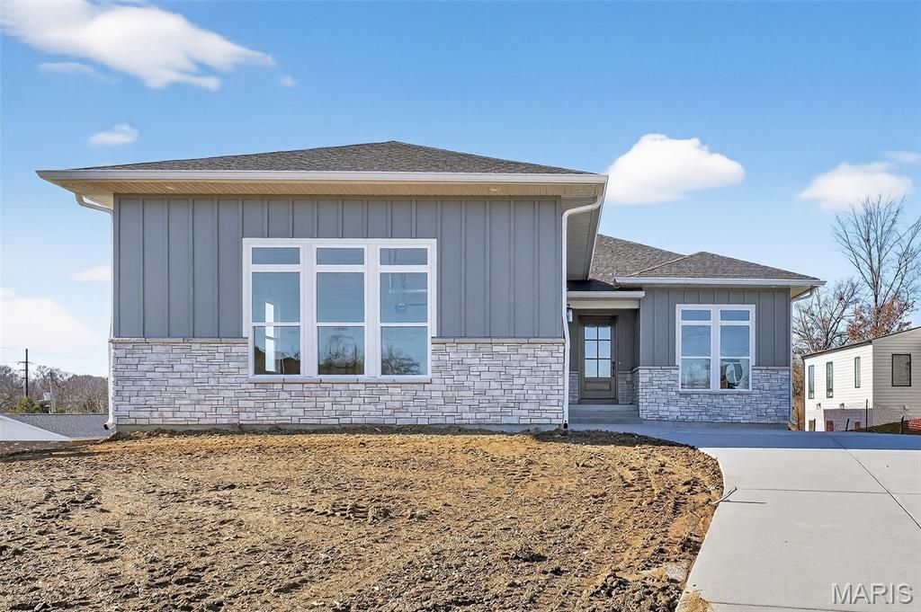 11924 Santino Court, Creve Coeur, MO 63141