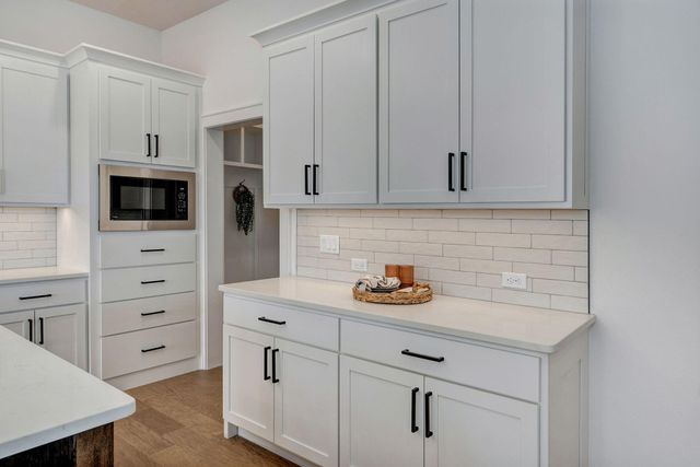 2045 N Silver Charm Avenue, Springfield, MO 65802