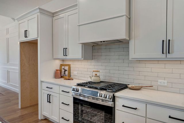 2045 N Silver Charm Avenue, Springfield, MO 65802