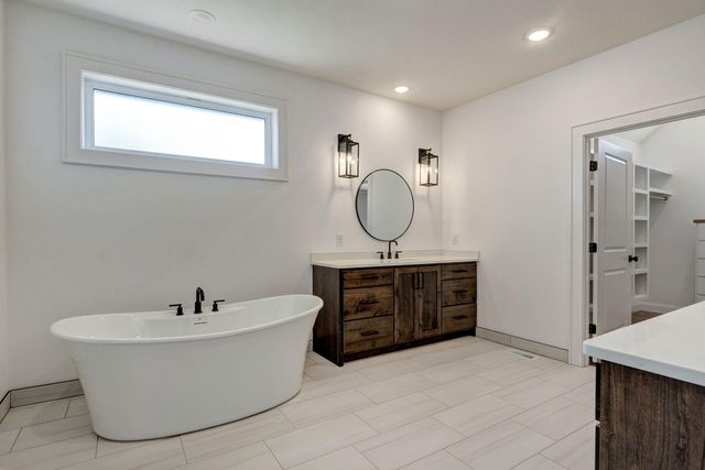 2045 N Silver Charm Avenue, Springfield, MO 65802