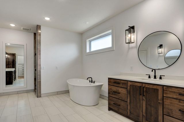 2045 N Silver Charm Avenue, Springfield, MO 65802