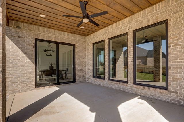 2045 N Silver Charm Avenue, Springfield, MO 65802