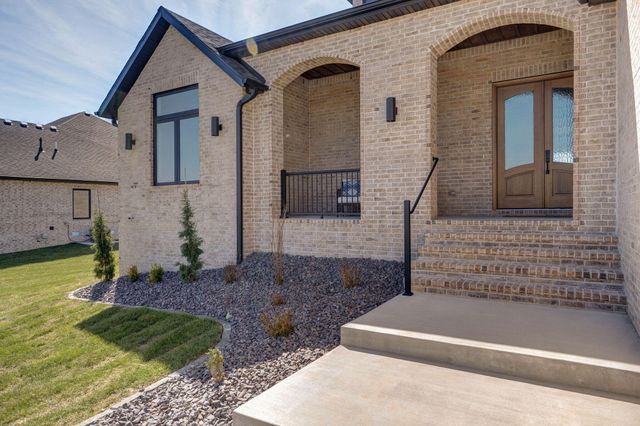 2045 N Silver Charm Avenue, Springfield, MO 65802