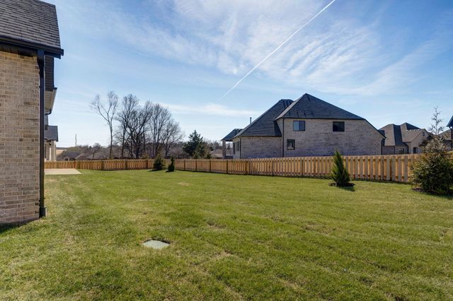 2045 N Silver Charm Avenue, Springfield, MO 65802