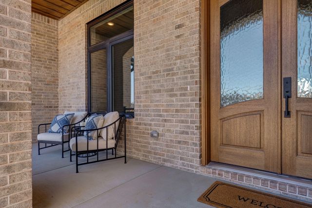 2045 N Silver Charm Avenue, Springfield, MO 65802