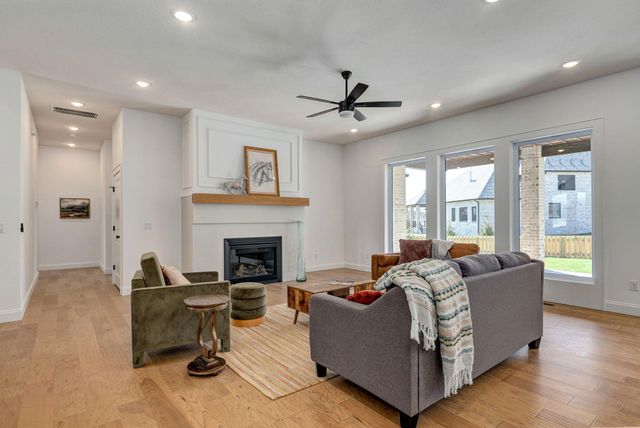 2045 N Silver Charm Avenue, Springfield, MO 65802