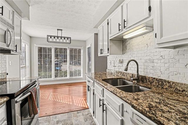 706 Glenleaf Drive, Peachtree Corners, GA 30092