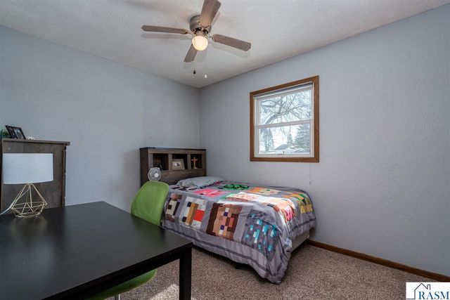 2712 E Main Street, Mankato, MN 56001