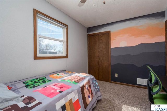 2712 E Main Street, Mankato, MN 56001