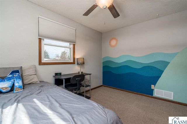 2712 E Main Street, Mankato, MN 56001