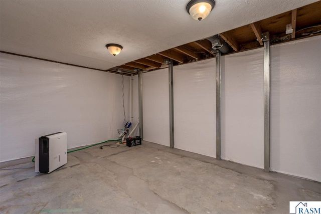 2712 E Main Street, Mankato, MN 56001