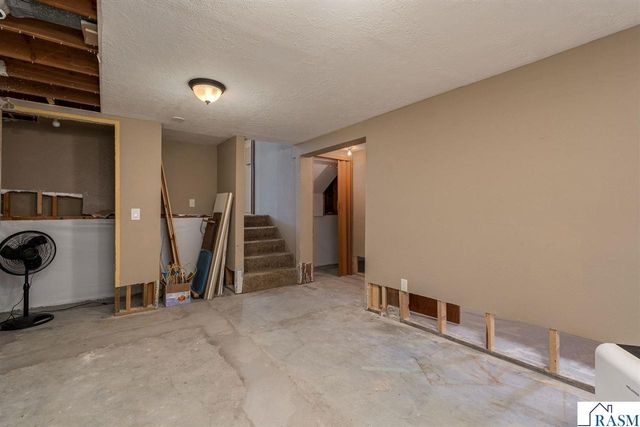 2712 E Main Street, Mankato, MN 56001