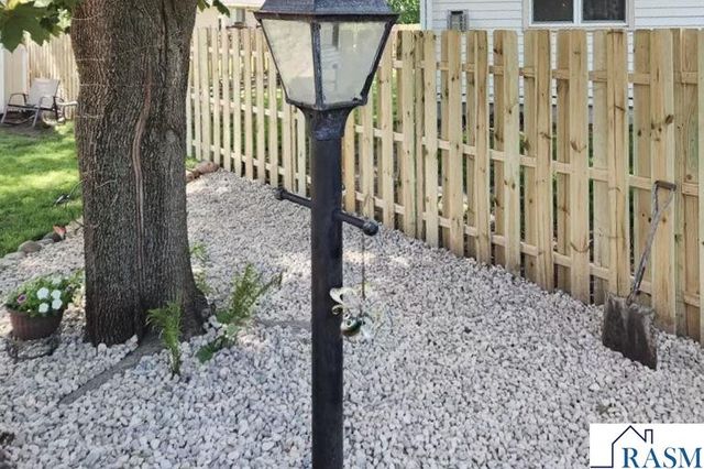 2712 E Main Street, Mankato, MN 56001