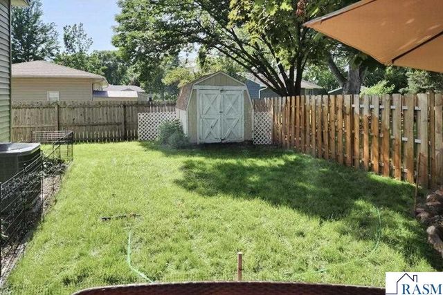 2712 E Main Street, Mankato, MN 56001