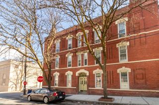 35 Chestnut St 2, Chelsea, MA 02150