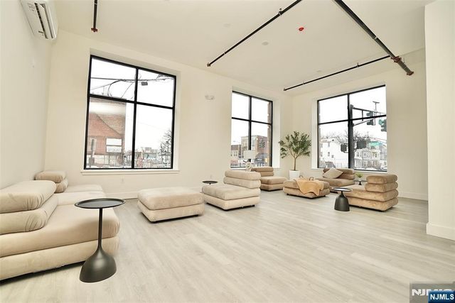 536-540 Central Avenue 403, Newark, NJ 07107