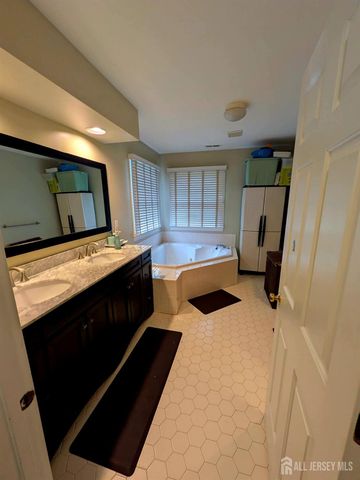 9 April Drive, South Brunswick, NJ 08810