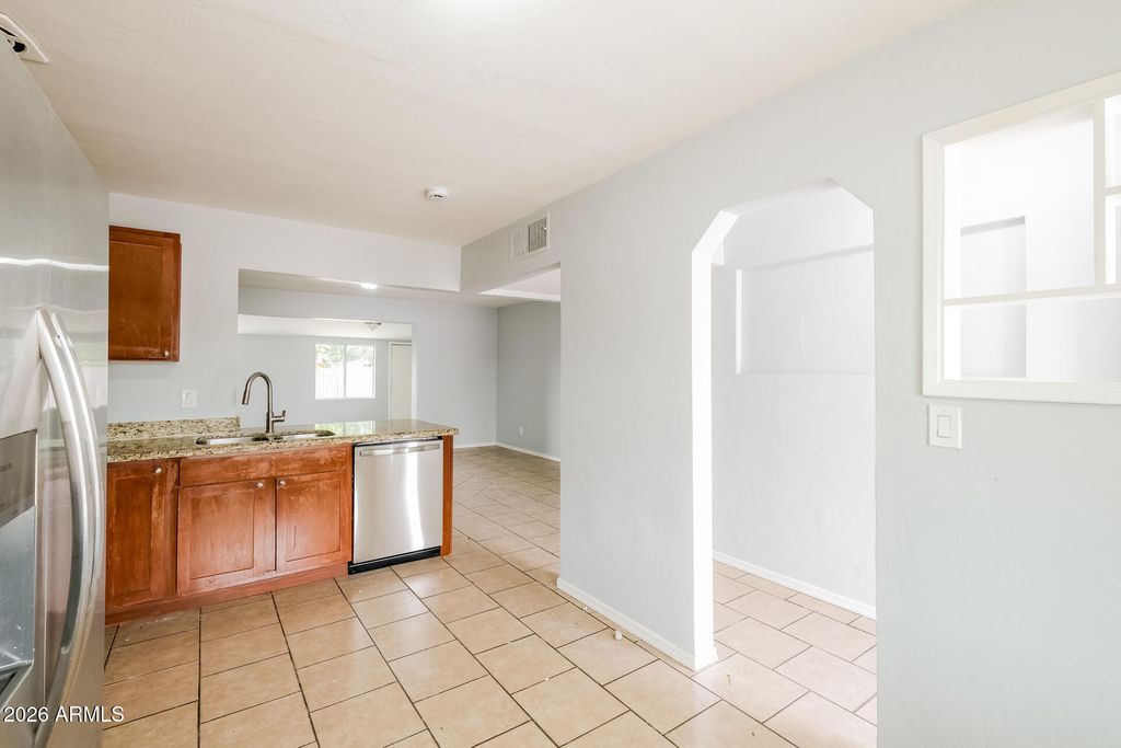 2315 W MARYLAND Avenue, Phoenix, AZ 85015 — photo 4