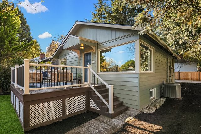 9023 20th Avenue NE, Seattle, WA 98115