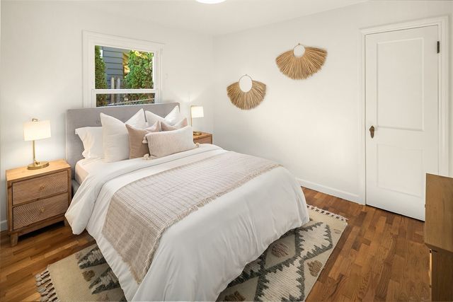9023 20th Avenue NE, Seattle, WA 98115