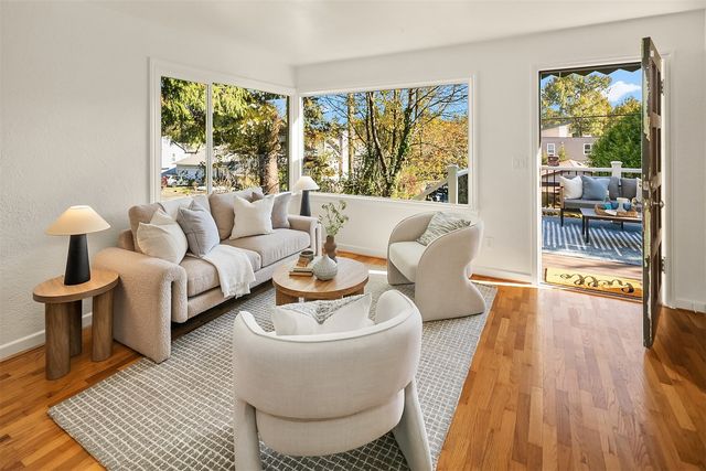 9023 20th Avenue NE, Seattle, WA 98115