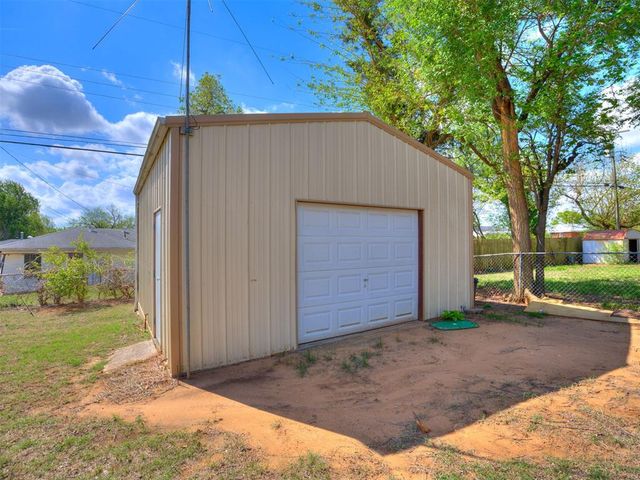 628 E Bouse Drive, Midwest City, OK 73110