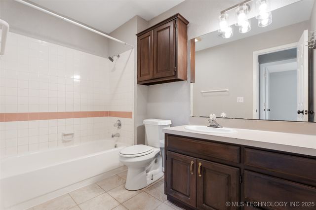 1802 S Fir Place, Broken Arrow, OK 74012