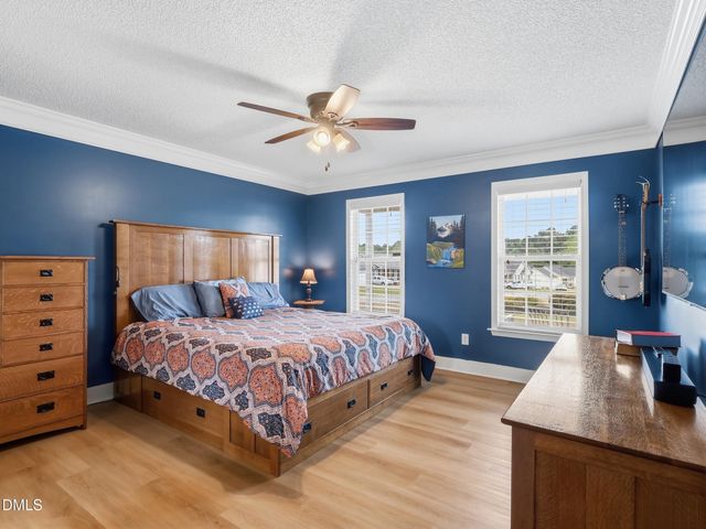 20 Blairwood Drive, Fuquay Varina, NC 27526