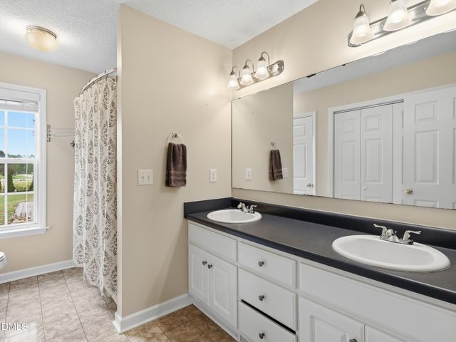 20 Blairwood Drive, Fuquay Varina, NC 27526