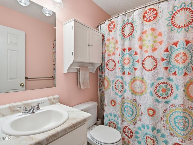 20 Blairwood Drive, Fuquay Varina, NC 27526