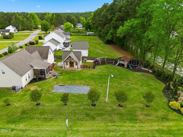 20 Blairwood Drive, Fuquay Varina, NC 27526