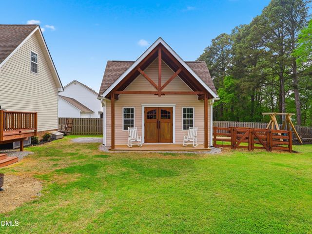 20 Blairwood Drive, Fuquay Varina, NC 27526