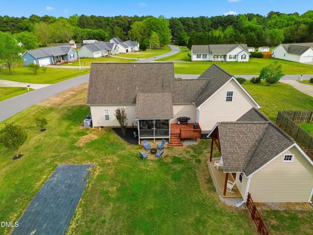 20 Blairwood Drive, Fuquay Varina, NC 27526