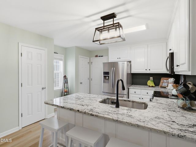 20 Blairwood Drive, Fuquay Varina, NC 27526