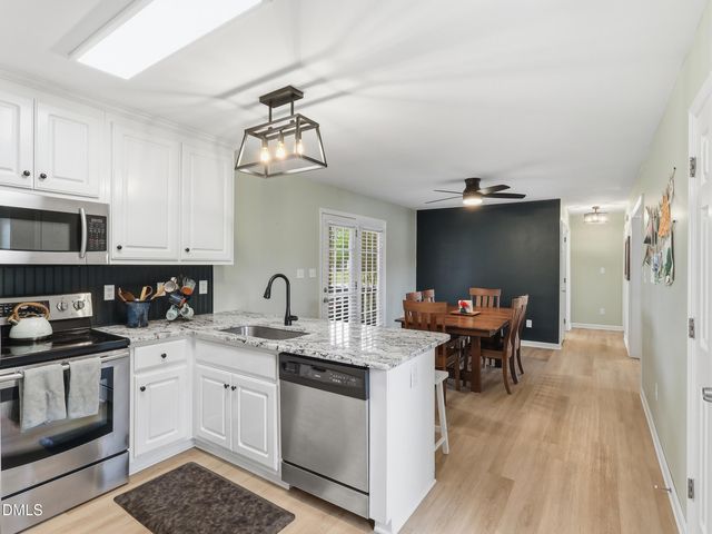 20 Blairwood Drive, Fuquay Varina, NC 27526