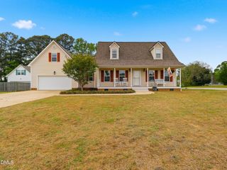 20 Blairwood Drive, Fuquay Varina, NC 27526