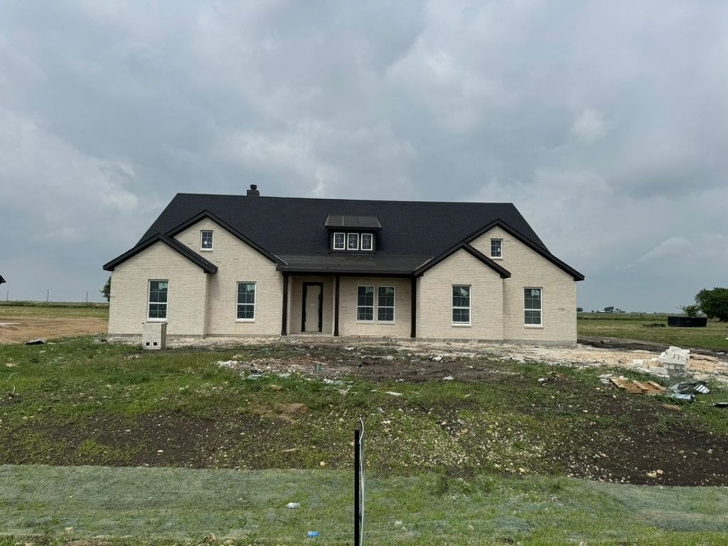 2305 Quartz Street, Krum, TX 76249
