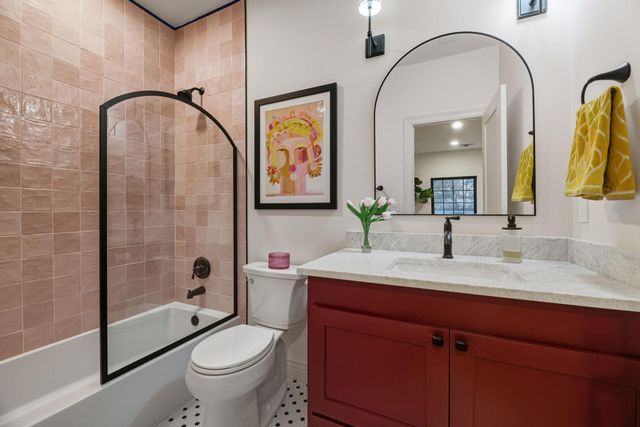 1804 S 6th ST, Austin, TX 78704