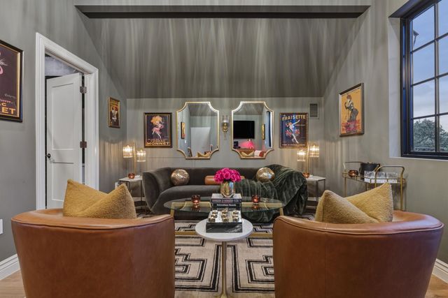 1804 S 6th ST, Austin, TX 78704