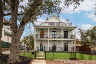 1804 S 6th ST, Austin, TX 78704