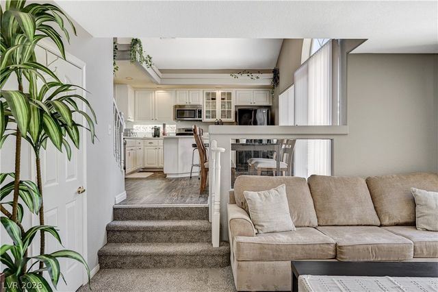 8863 Chapman Point, Las Vegas, NV 89129