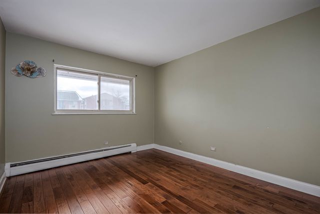 685 E Fullerton Avenue 201, Glendale Heights, IL 60139