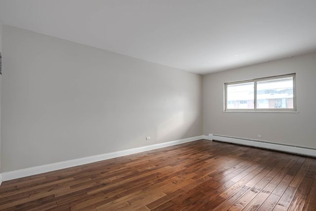 685 E Fullerton Avenue 201, Glendale Heights, IL 60139