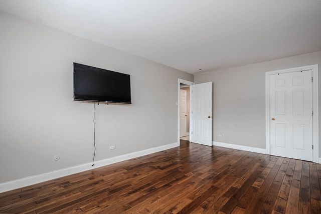 685 E Fullerton Avenue 201, Glendale Heights, IL 60139