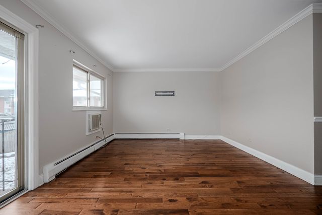 685 E Fullerton Avenue 201, Glendale Heights, IL 60139