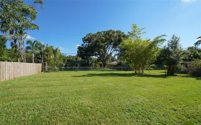 2141 SUNNYSIDE LANE, Sarasota, FL 34239
