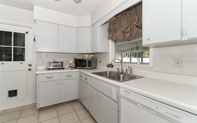 2141 SUNNYSIDE LANE, Sarasota, FL 34239